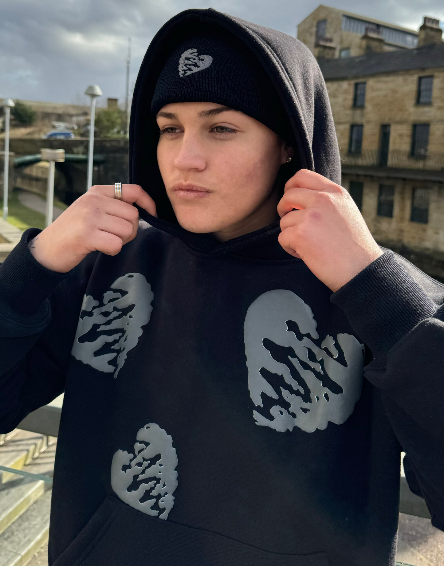 HARTE Broken Hoodie BLK/GRY