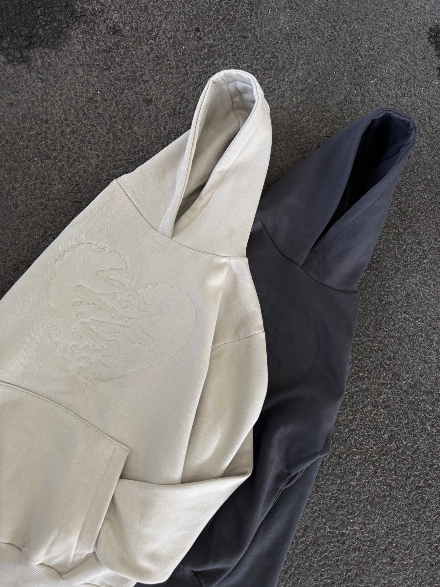 HARTE EMBOSSED Hoodie BGE