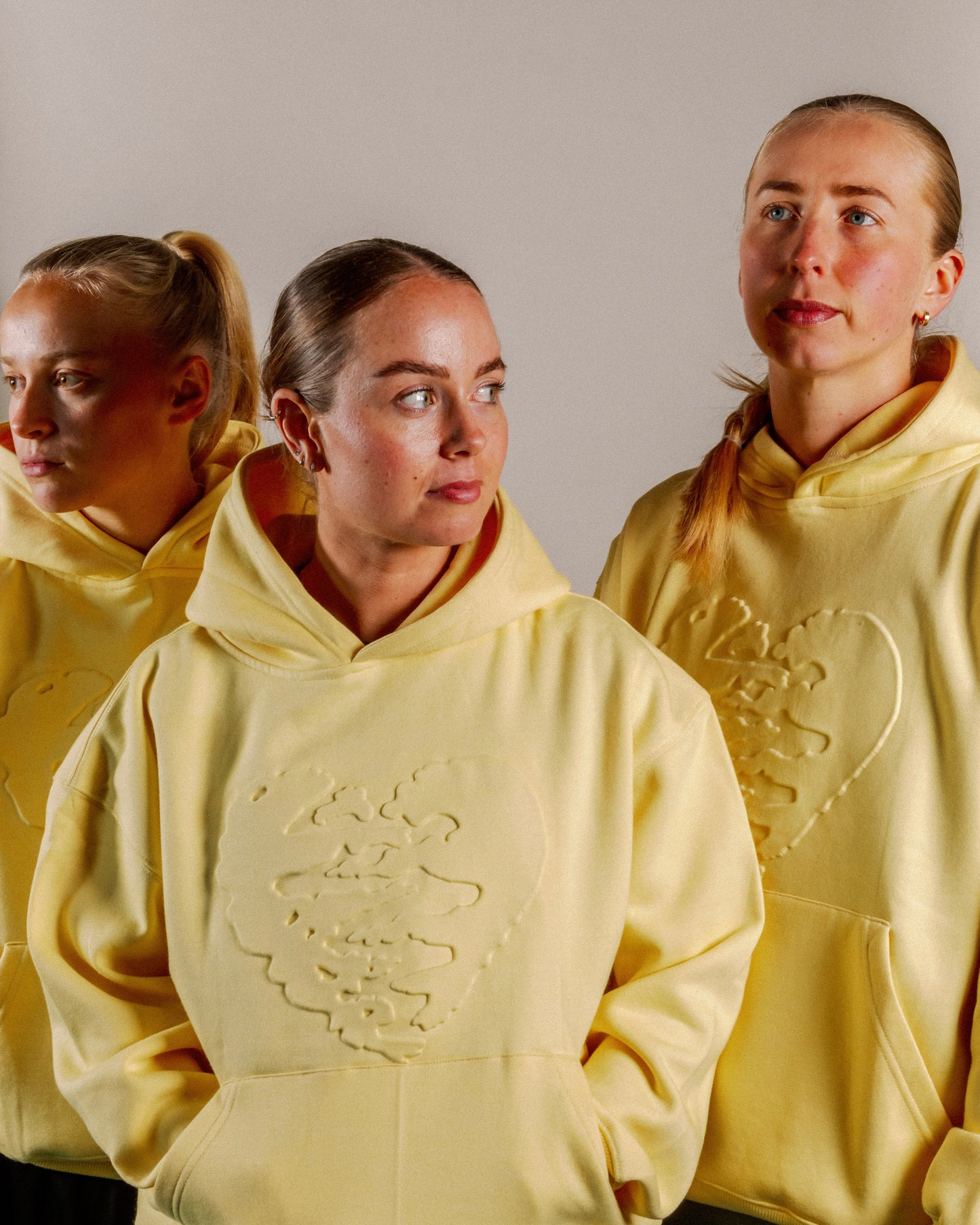 Harte EMBOSSED Hoodie YLO