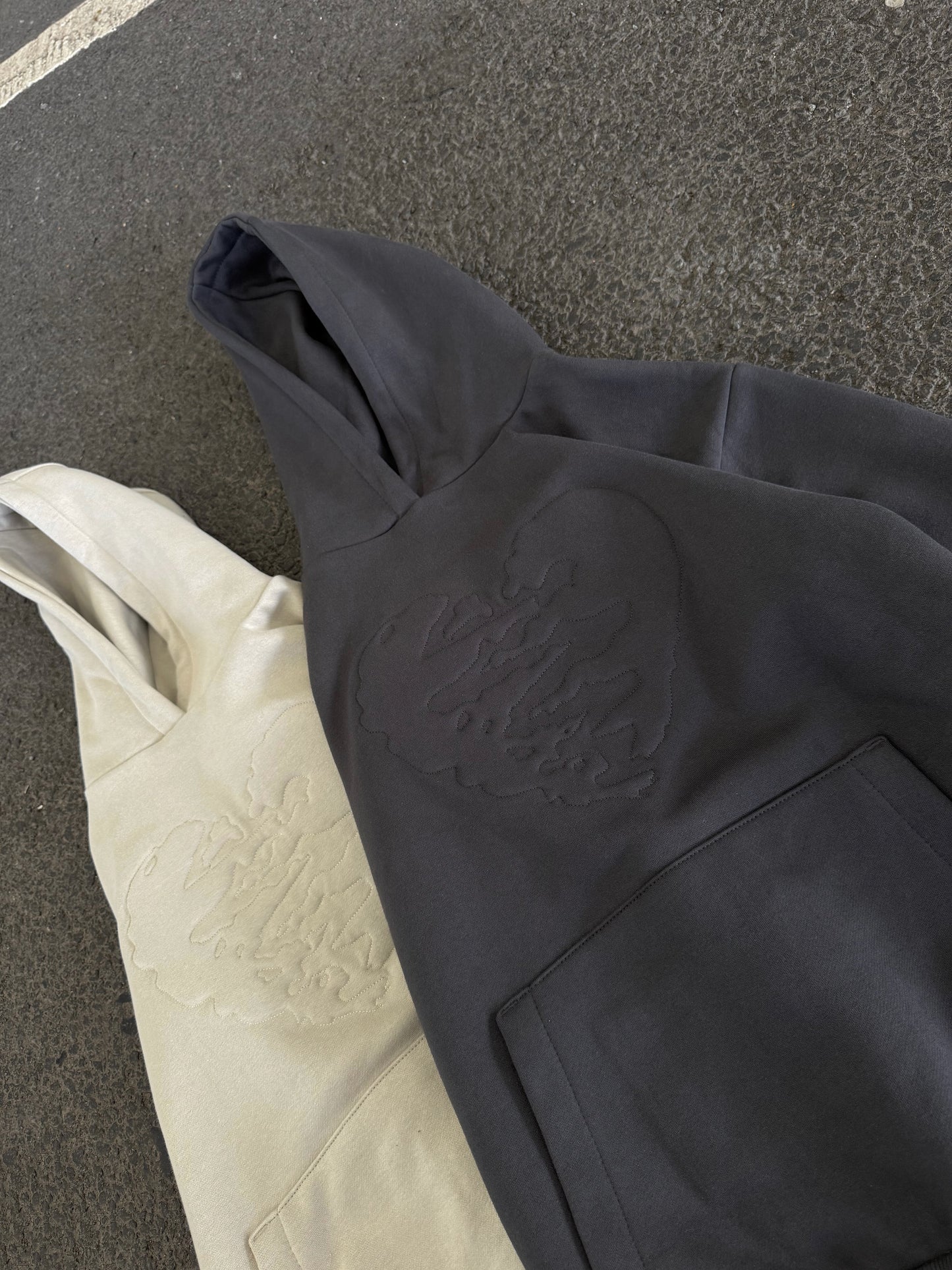 HARTE EMBOSSED Hoodie BGE