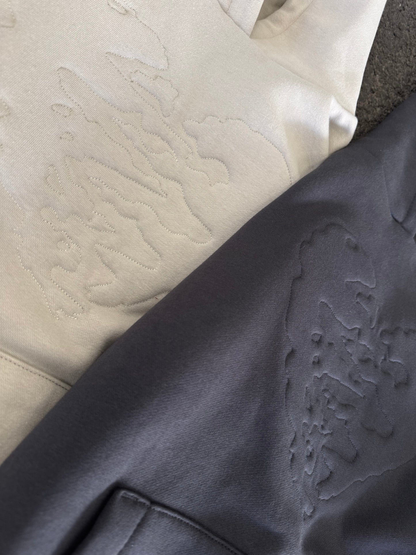 HARTE EMBOSSED Hoodie BGE